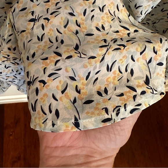 Equipment Femme Adalyn Women’s Silk Button Down Blouse Floral Pattern Office S - Picture 7 of 9